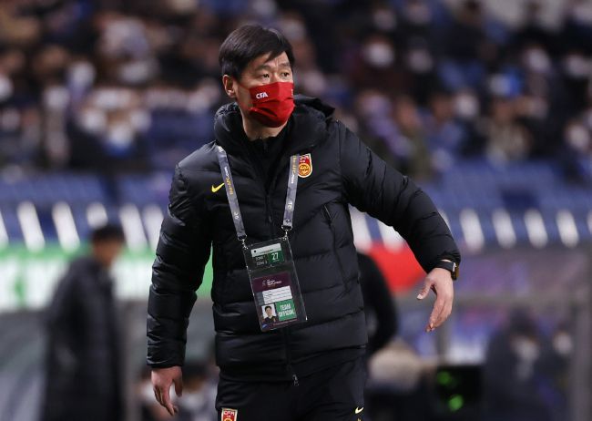 关于本赛季的赫罗纳队赫罗纳表现出很多优点，他们在积分榜上领跑，领先我们7分，他们当之无愧。
